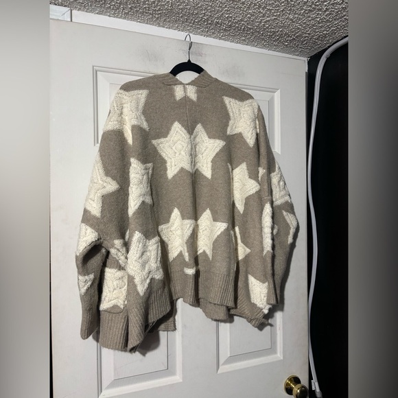 Bucket list wrapped in stars cardigan - Picture 5 of 5